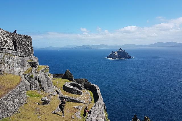 древний монастырь на Скеллиг-Майкл древний монастырь на Скеллиг-Майкл